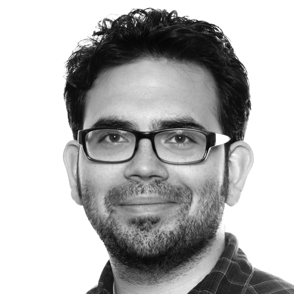 sonaar luthra headshot.jpg