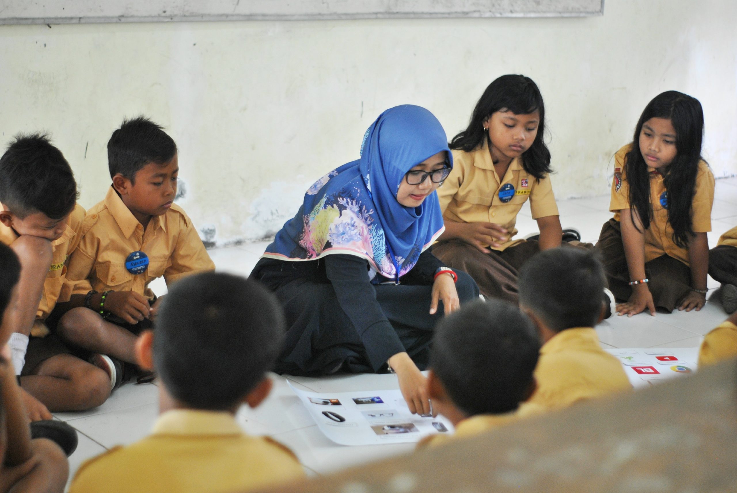 Children studying together