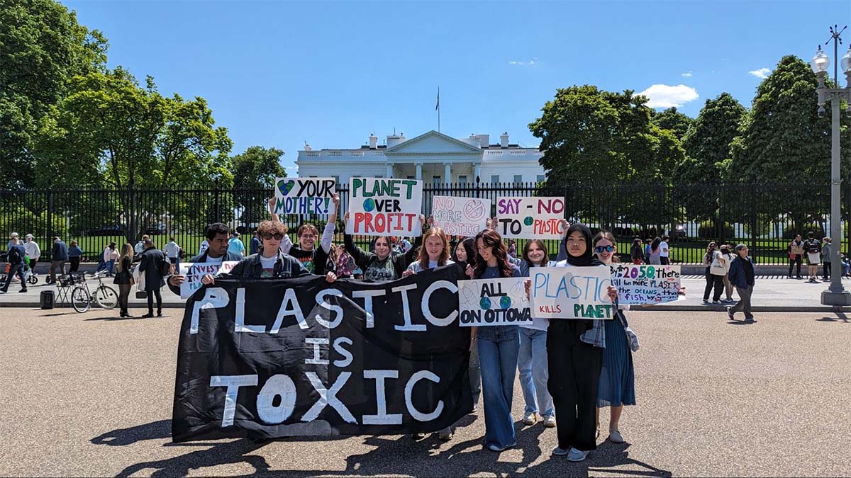 planet-v-plastics-protest