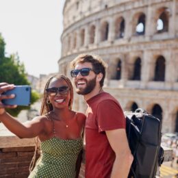 Photo depicting 'typical' American tourists in Rome