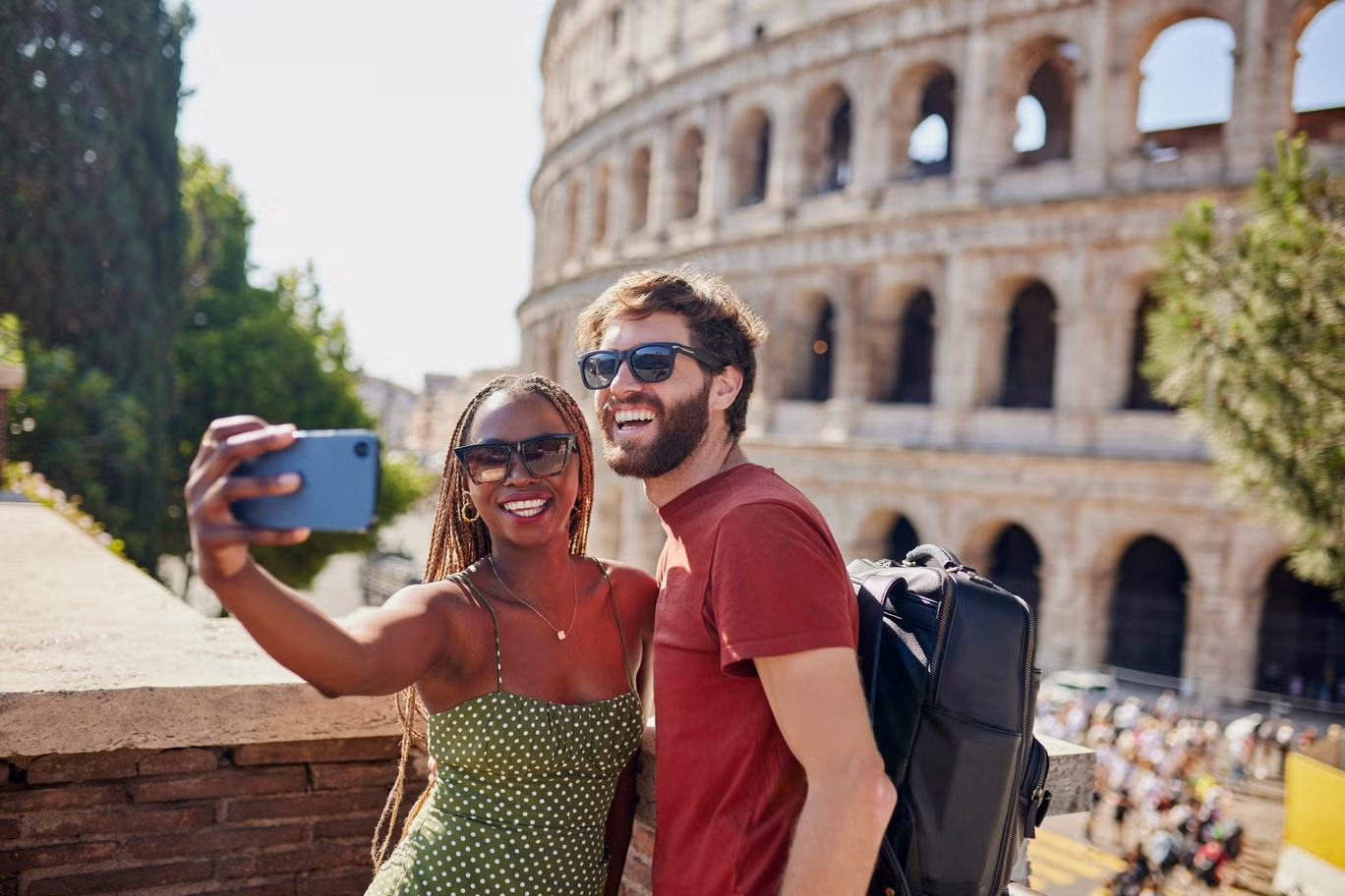 Photo depicting 'typical' American tourists in Rome